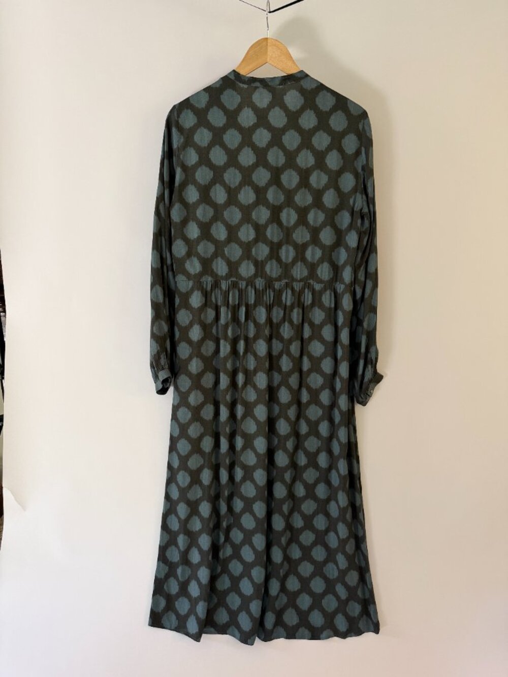 Hartford (Paris) V-Neck Ikat Dot Dress - Picture 4 of 6